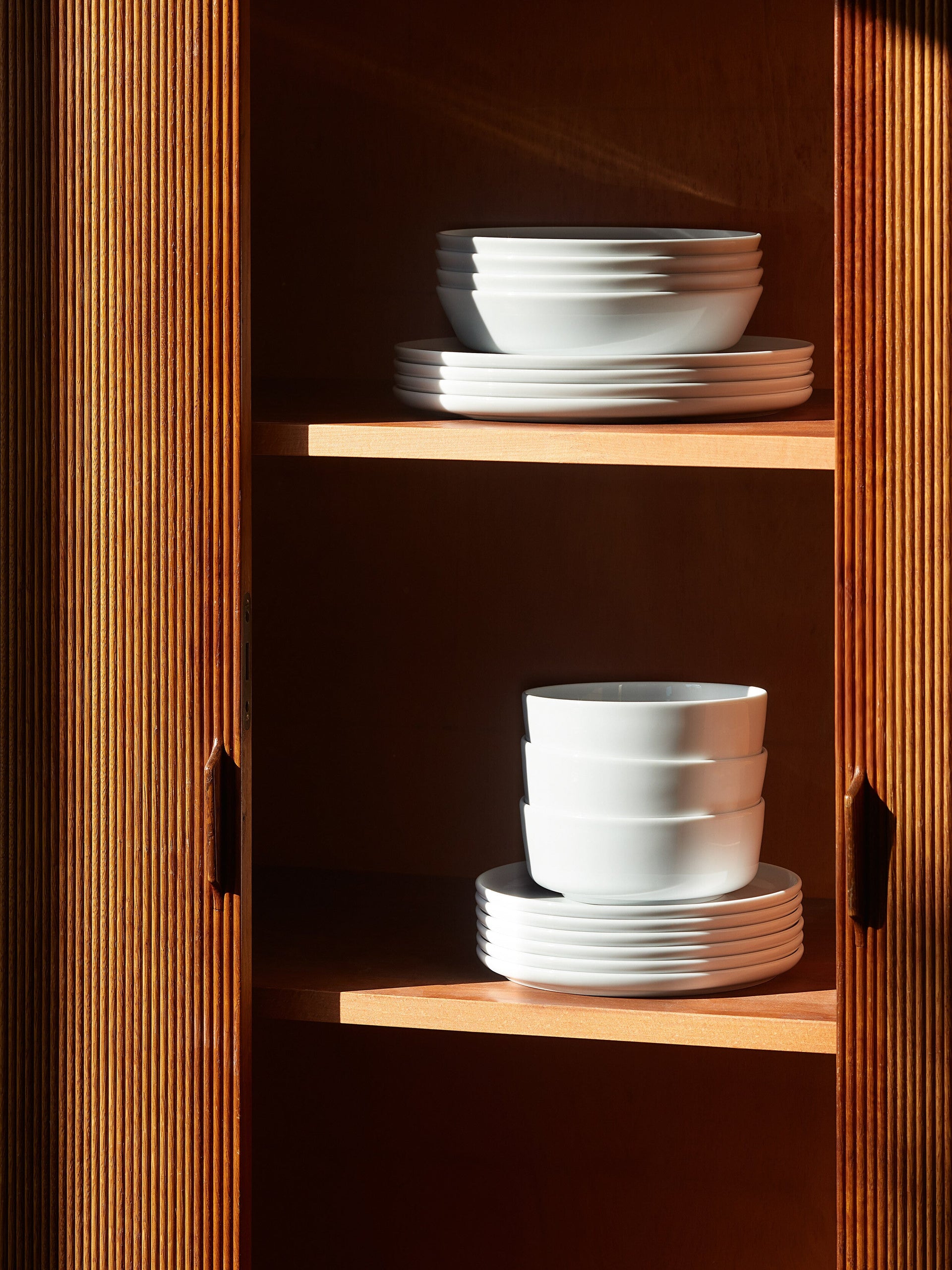 Dinnerware Bundle (16 Piece)