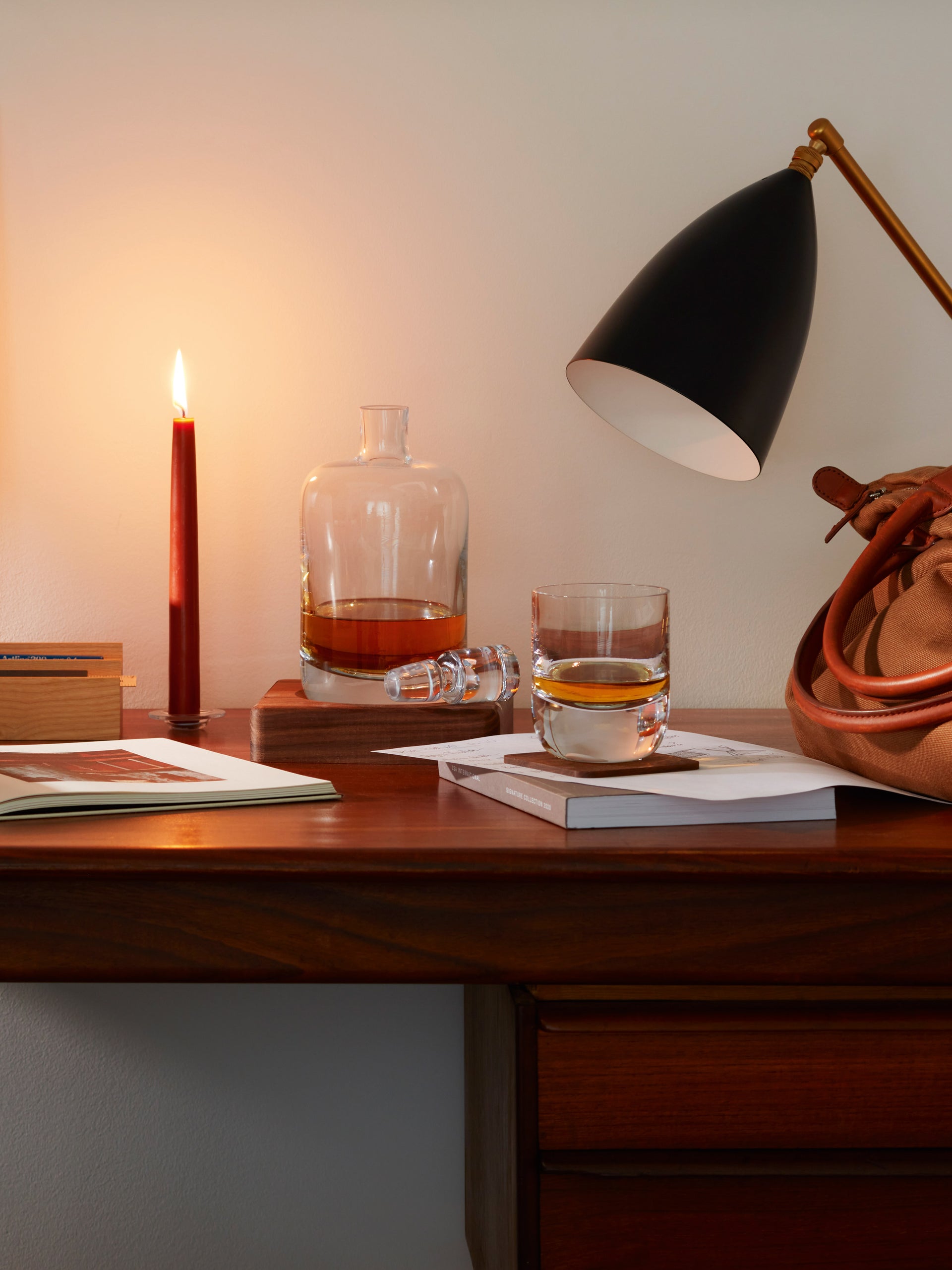 Renfrew Decanter & Walnut Base